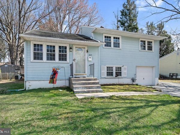 1045 WAGONER DRIVE, WILMINGTON, DE 19805