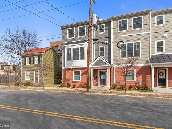 313 CHARLES STREET, FREDERICKSBURG, VA 22401