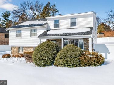 1701 SWEDE ROAD, BLUE BELL, PA 19422