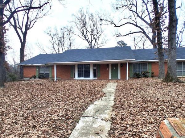 10 Ironwood Drive, Texarkana, TX 75503
