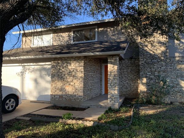 1800 Wagon Gap DR, Round Rock, TX 78681