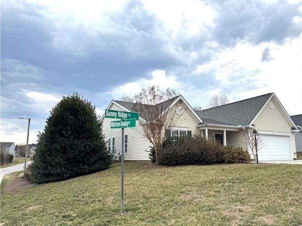 5862 Sunny Ridge Trail , Clemmons, NC 27012