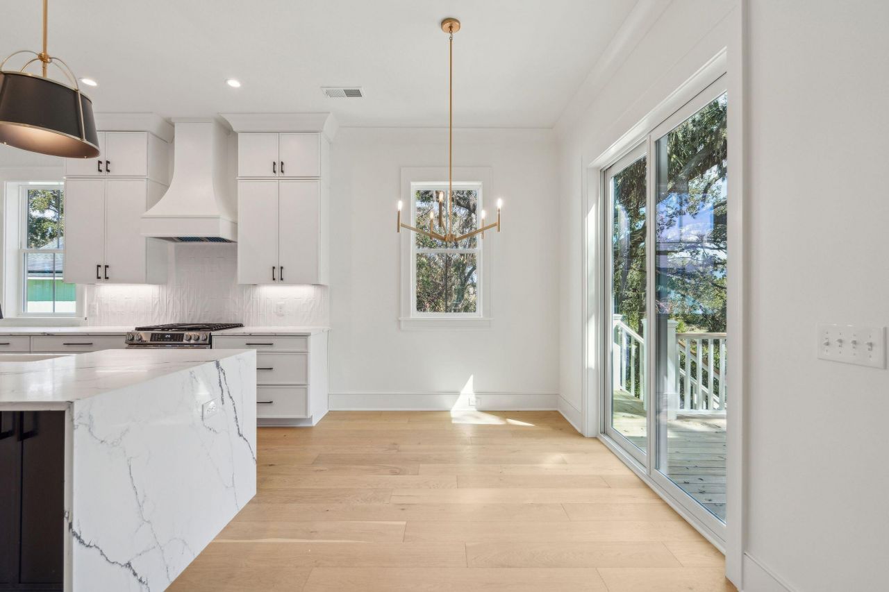 806 Jungle Road Photo 33