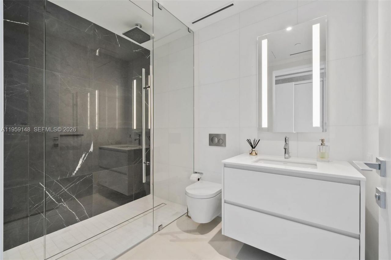 300 Biscayne Blvd Way, Unit 4602, Miami, FL 33131 Photo