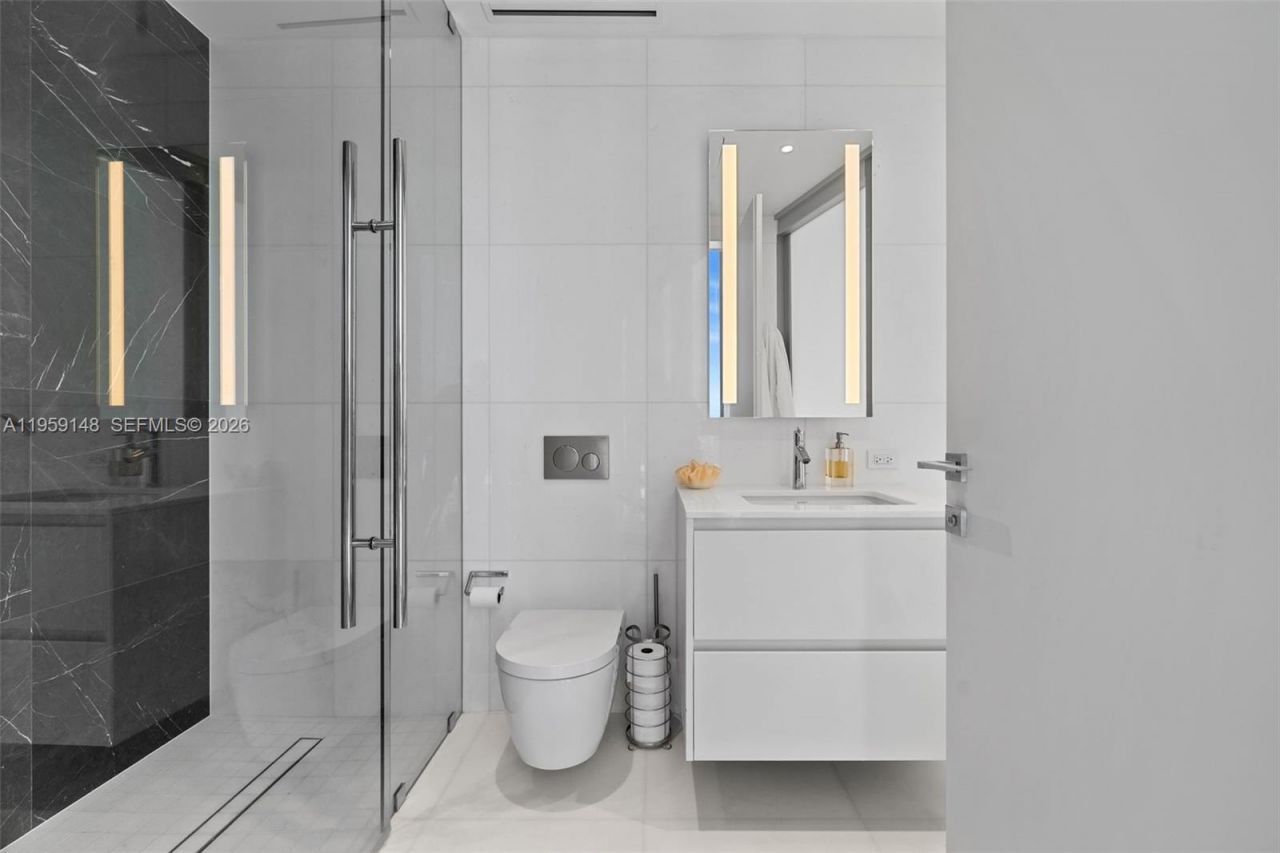 300 Biscayne Blvd Way, Unit 4602, Miami, FL 33131 Photo