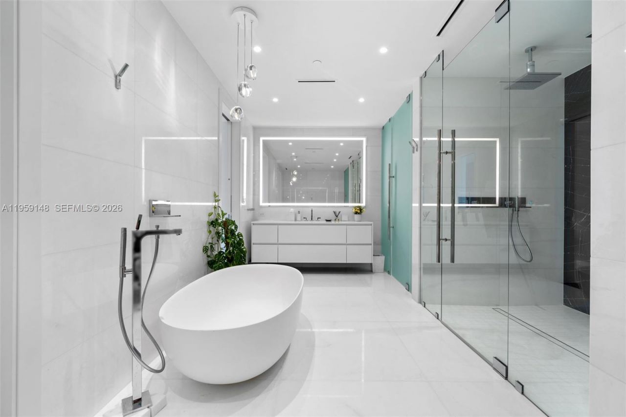 300 Biscayne Blvd Way, Unit 4602, Miami, FL 33131 Photo