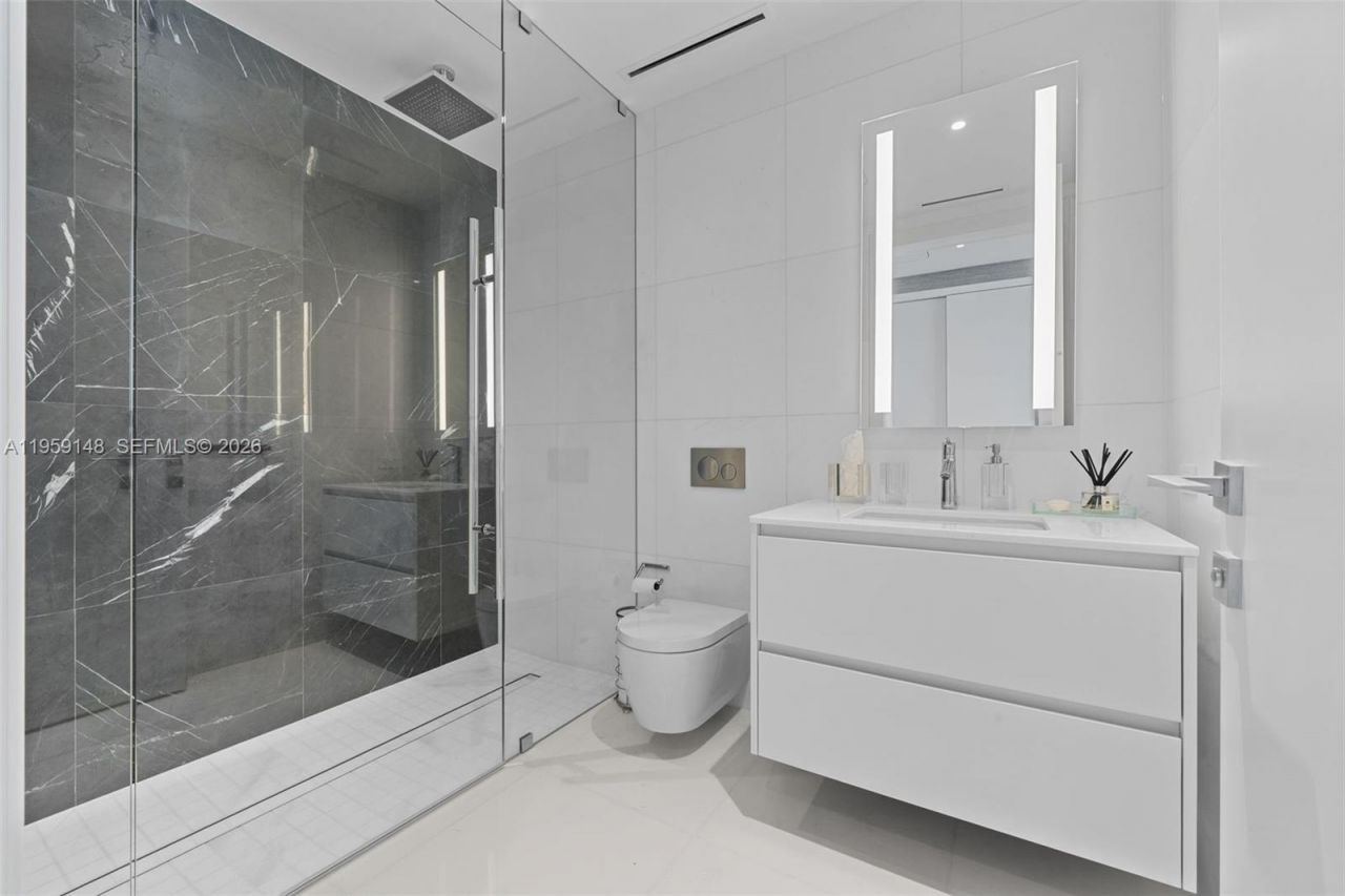 300 Biscayne Blvd Way, Unit 4602, Miami, FL 33131 Photo