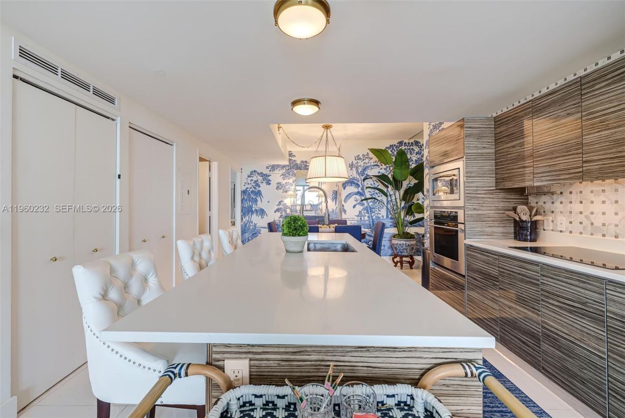 460 NE 28 , Unit 704, Miami, FL 33137 Photo