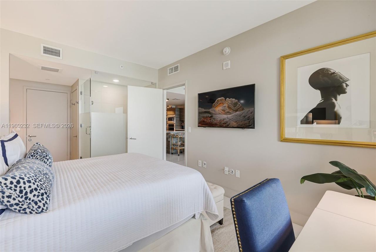 460 NE 28 , Unit 704, Miami, FL 33137 Photo