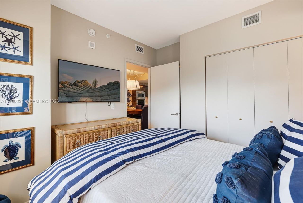 460 NE 28 , Unit 704, Miami, FL 33137 Photo