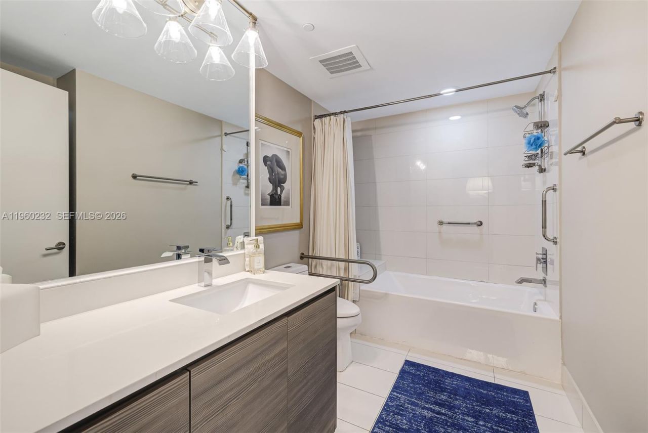 460 NE 28 , Unit 704, Miami, FL 33137 Photo