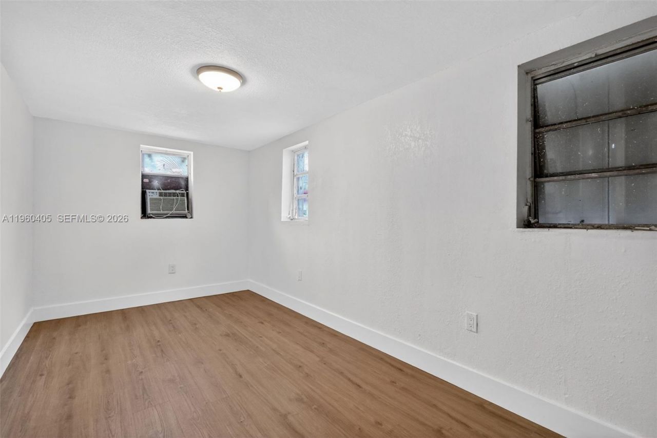 280 NW 34th St , Miami, FL 33127 Photo