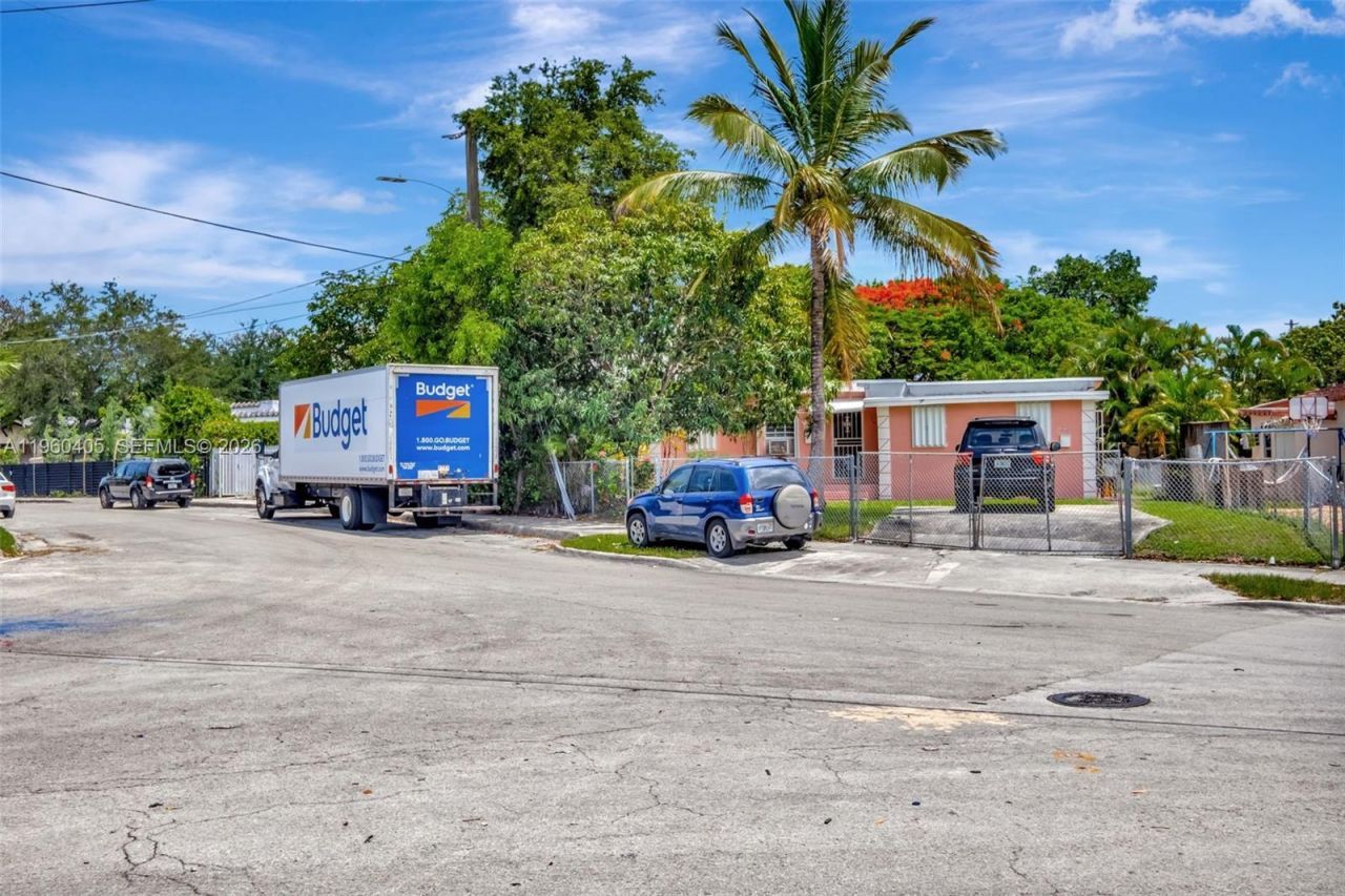 280 NW 34th St , Miami, FL 33127 Photo