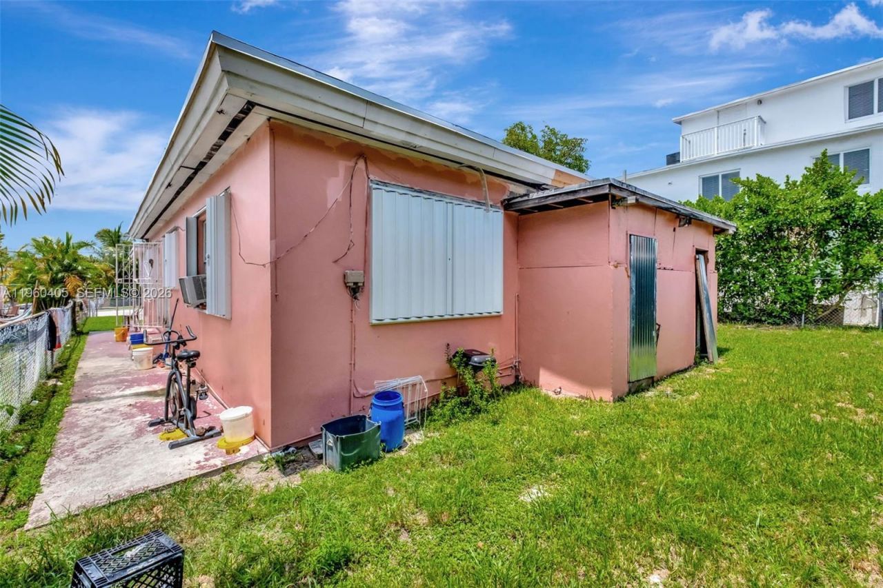 280 NW 34th St , Miami, FL 33127 Photo