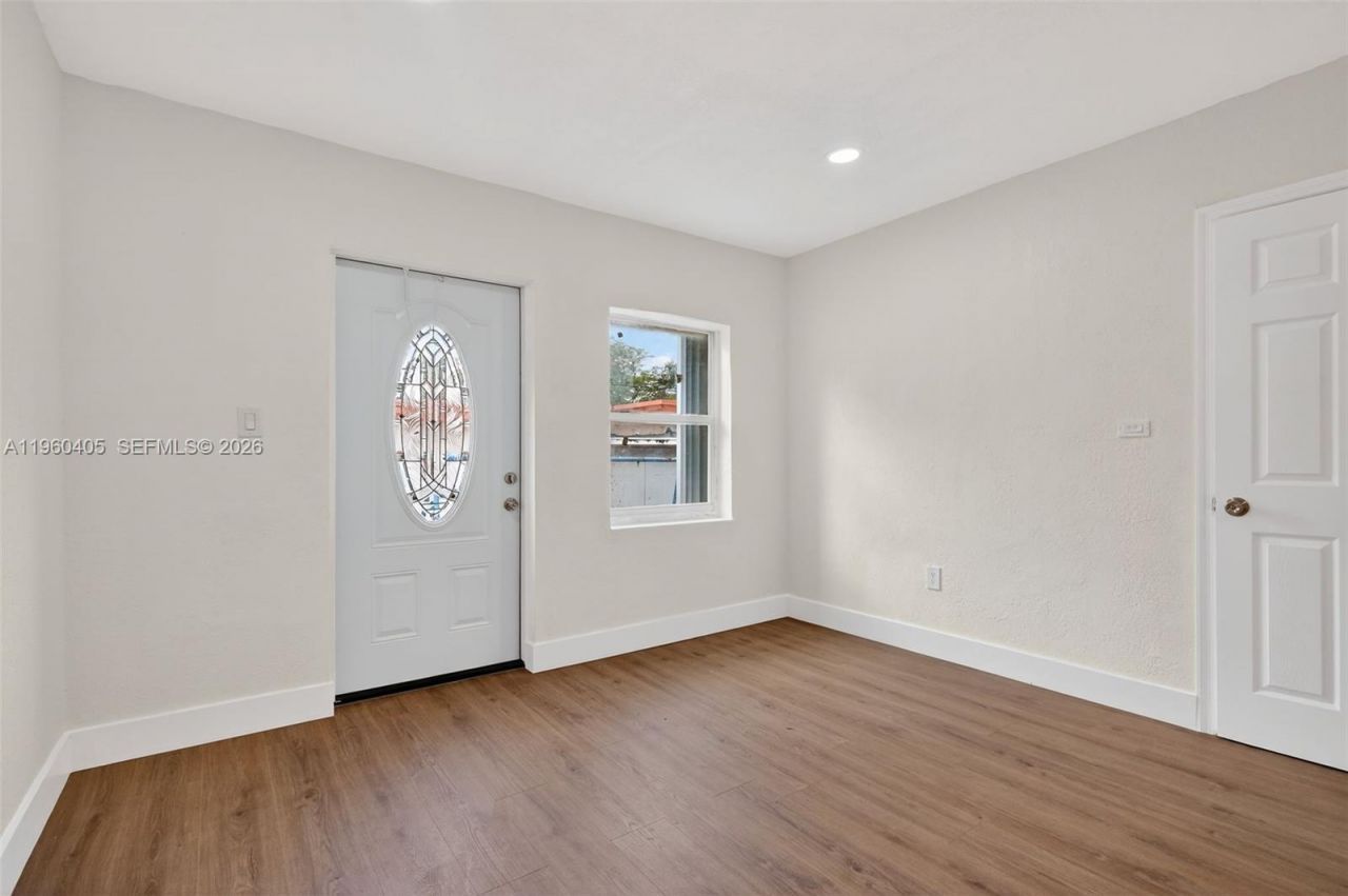 280 NW 34th St , Miami, FL 33127 Photo