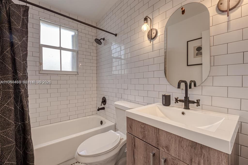 3080 Carysfort Ln, Margate, FL 33063 Photo