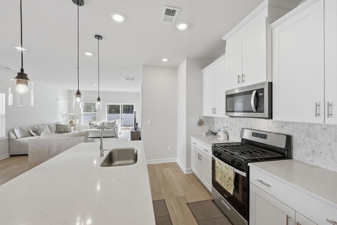 4100 Bayhill St. Photo 6