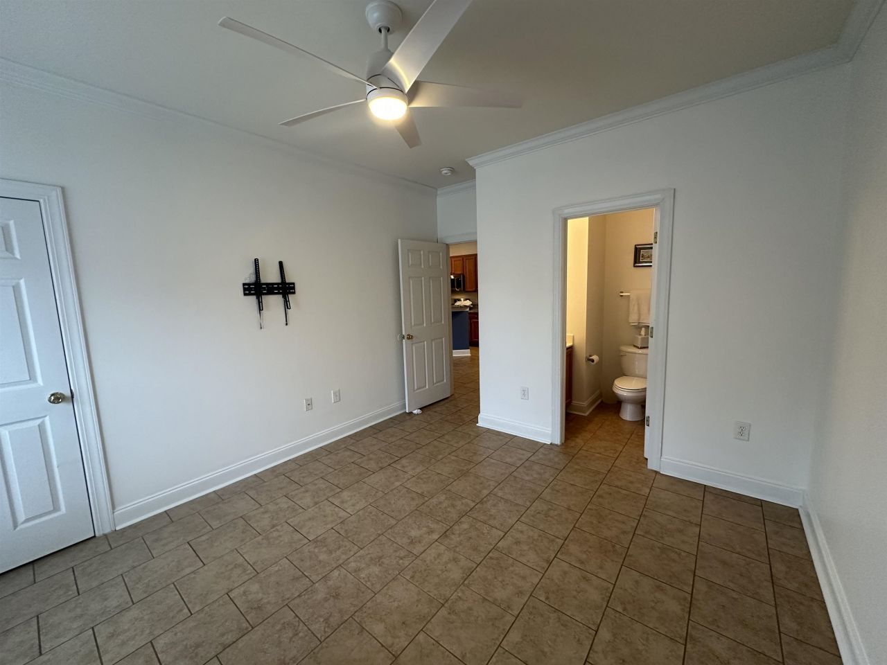 2049 Silvercrest Dr. Photo 15