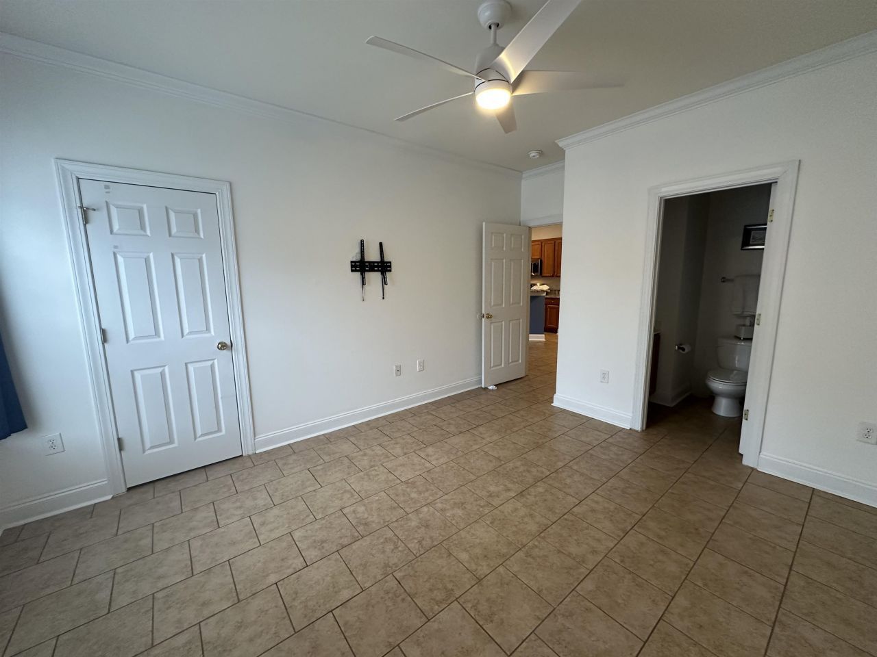 2049 Silvercrest Dr. Photo 16