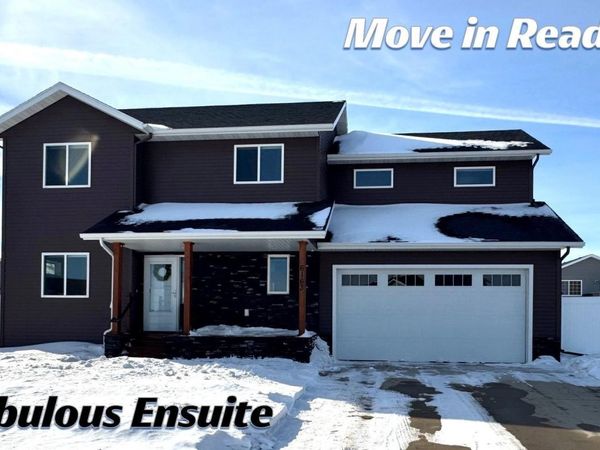 6163 Maple Valley Drive S, Fargo, ND 58104