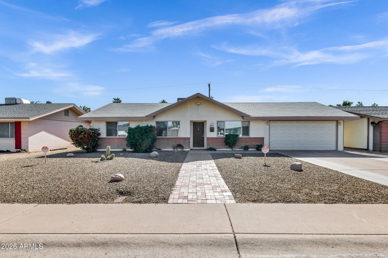 3707 W Caron Street, Phoenix, AZ 85051 Main Photo