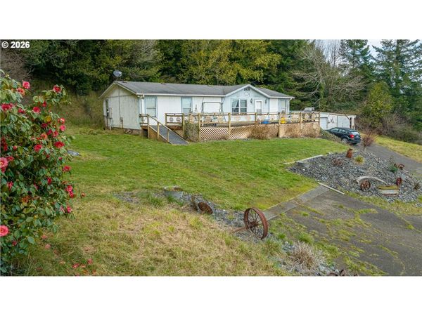 1361 PRIVATE DR, Coquille, OR 97423