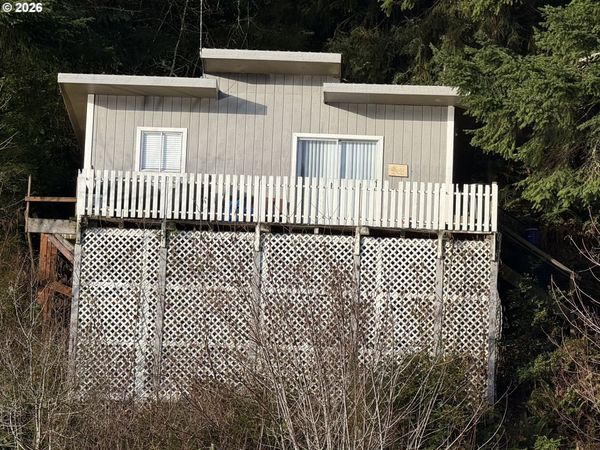 2637 S TENMILE, Lakeside, OR 97449