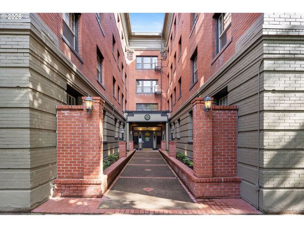 2109 NW IRVING ST, Unit 205, Portland, OR 97210