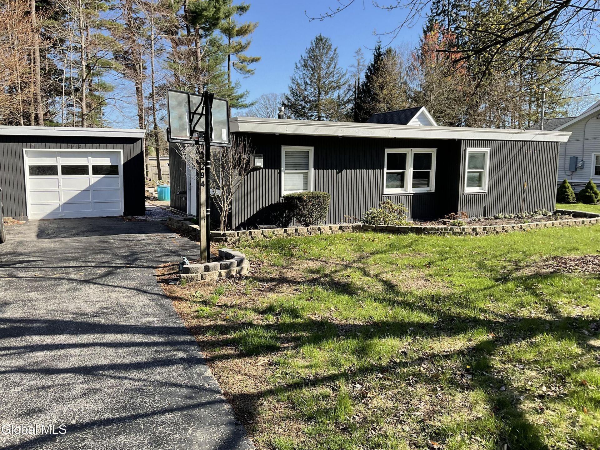2940 W Lydius Street, Schenectady, NY 12303 Main Photo