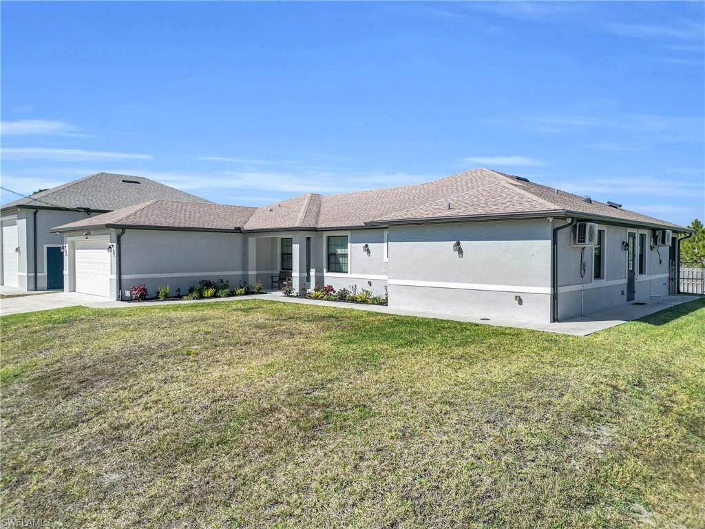 1113 Elegans St E, Lehigh Acres, FL 33974 Photo