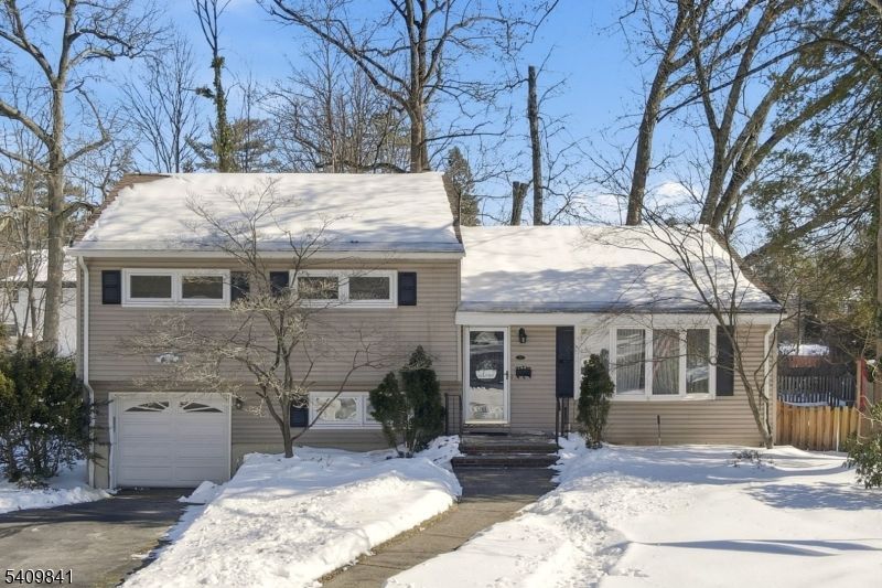 33 Kennedy Ter, Westwood, NJ 07675 Main Photo