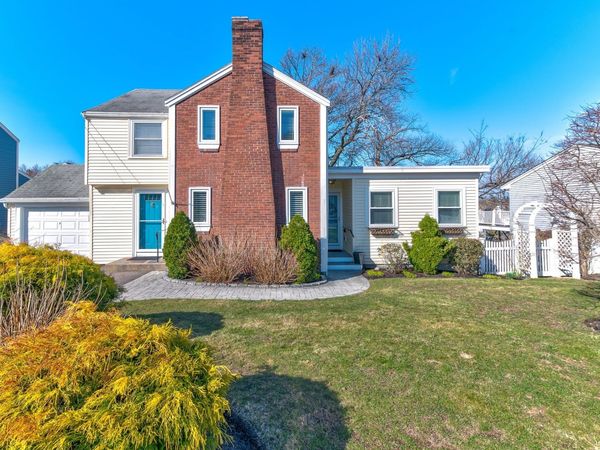865 E Squantum St, Quincy, MA 02171