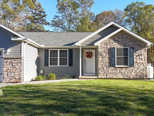 176 LAKE DRIVE , NESQUEHONING, PA 18240