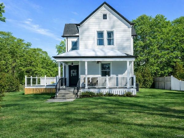 235 Cemetery Road, East Marion, NY 11939