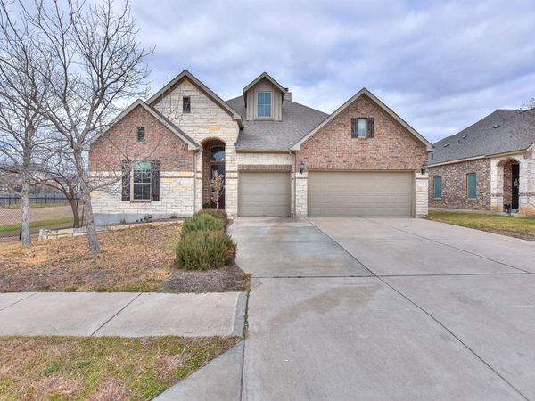 921 Wolcott DR, Leander, TX 78641