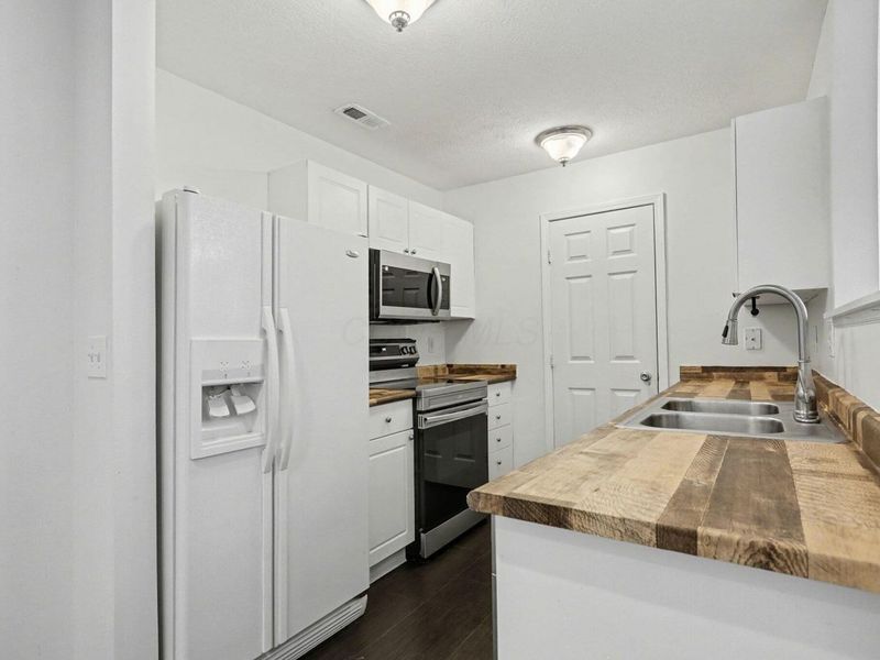 7048 Monarchos Drive, Unit 16, New Albany, OH 43054 Photo 12