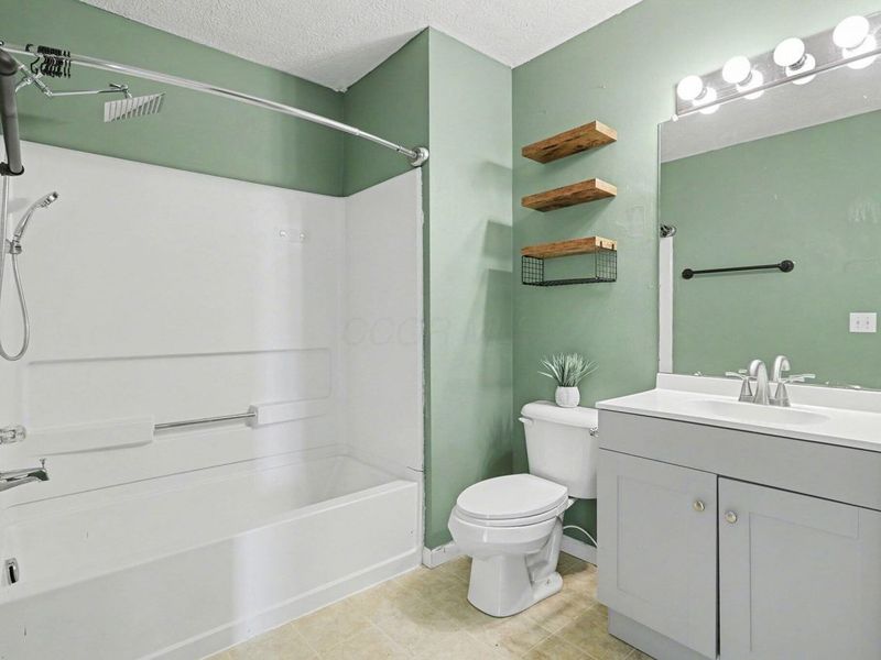 7048 Monarchos Drive, Unit 16, New Albany, OH 43054 Photo 19