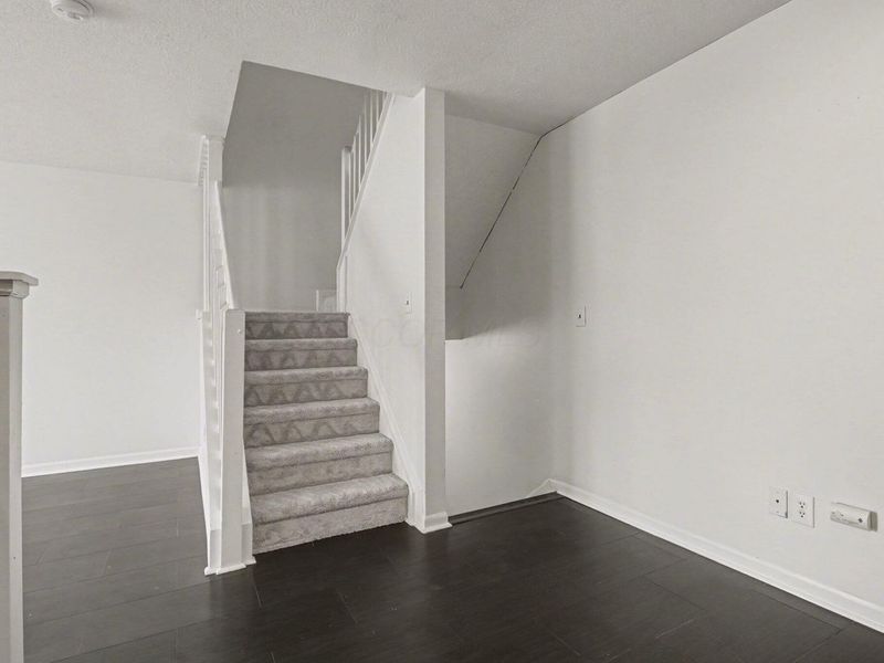 7048 Monarchos Drive, Unit 16, New Albany, OH 43054 Photo 9