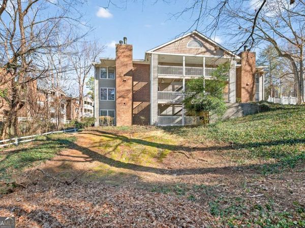 201 Barrington Hills Drive, Atlanta, GA 30350