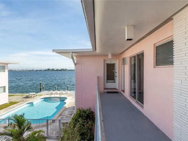 7921 East Dr, Unit 15, North Bay Village, FL 33141
