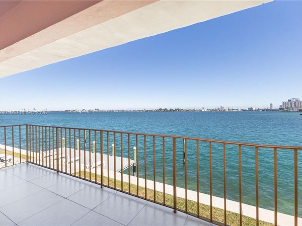 7921 East Dr, Unit 15, North Bay Village, FL 33141