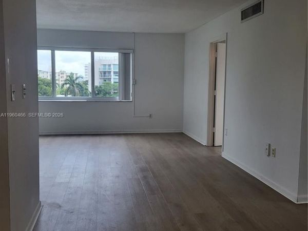 1020 94th St, Unit 503, Bay Harbor Islands, FL 33154