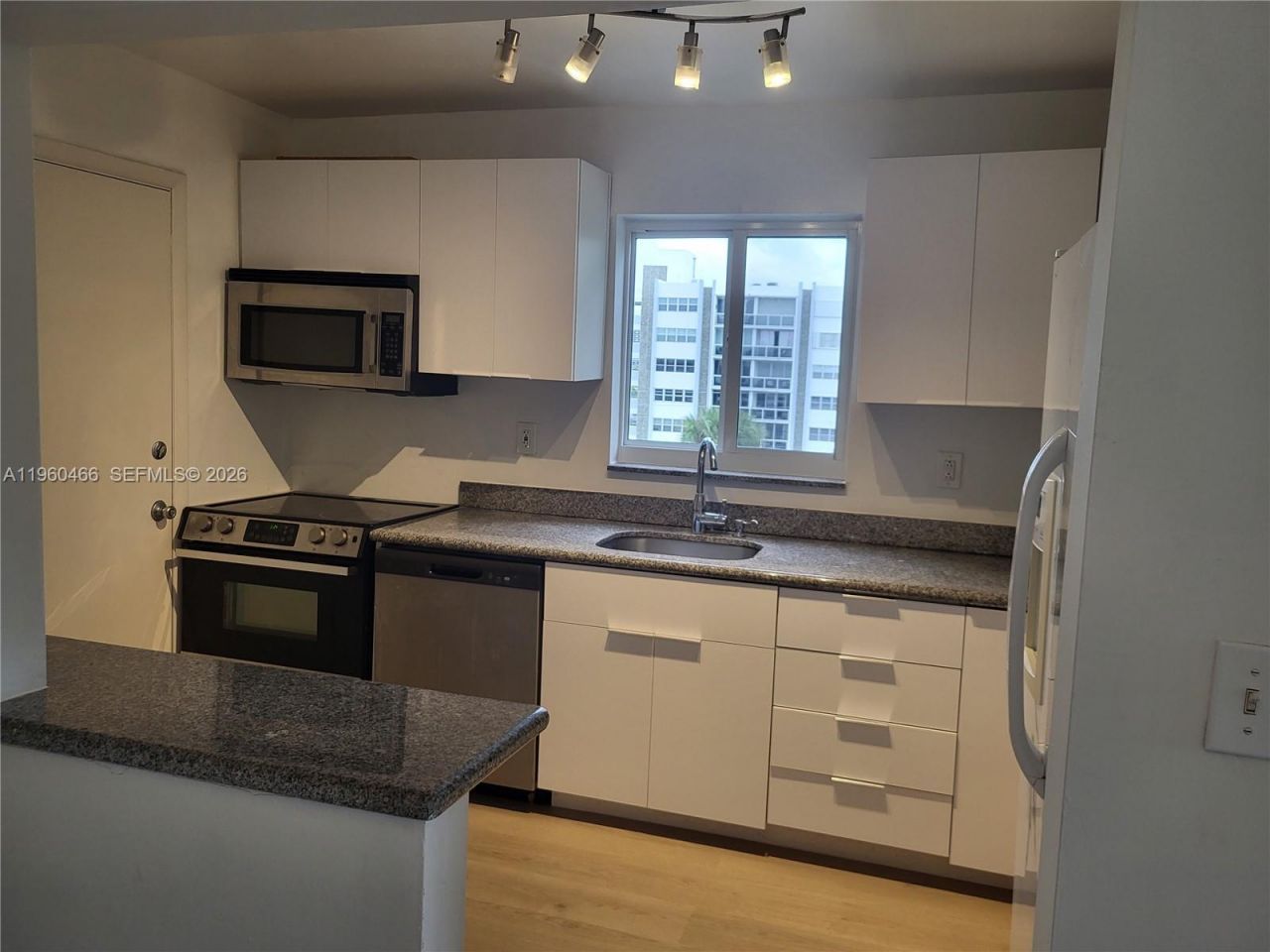 1020 94th St, Unit 503, Bay Harbor Islands, FL 33154 Photo