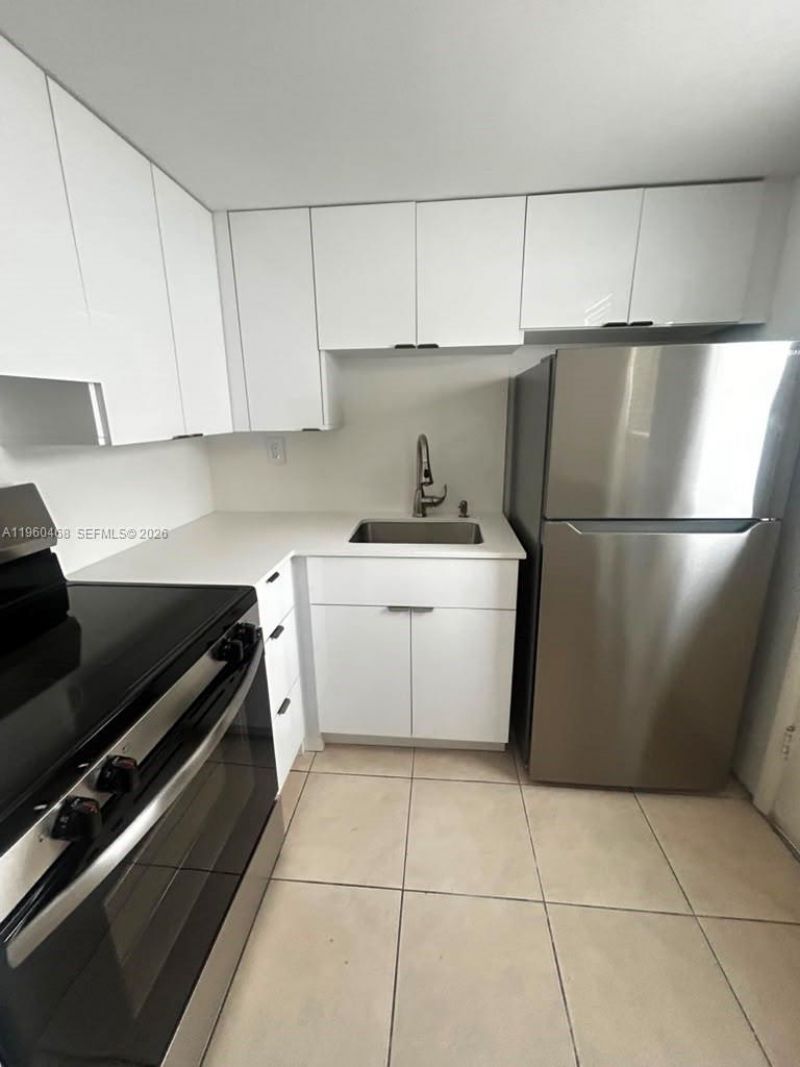 2903 Point East Dr, Unit K611, Aventura, FL 33160 Photo
