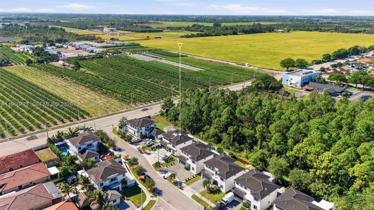 18350 SW 139th Path , Miami, FL 33177 Photo