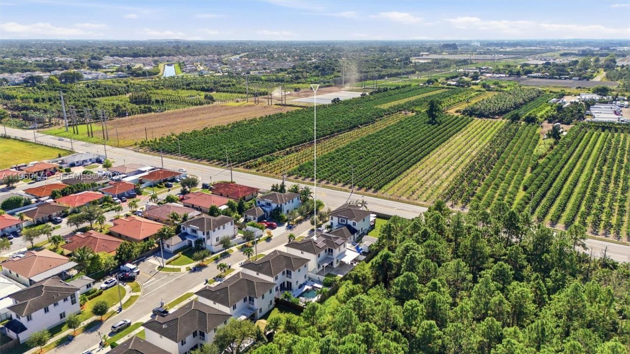 18350 SW 139th Path , Miami, FL 33177 Photo