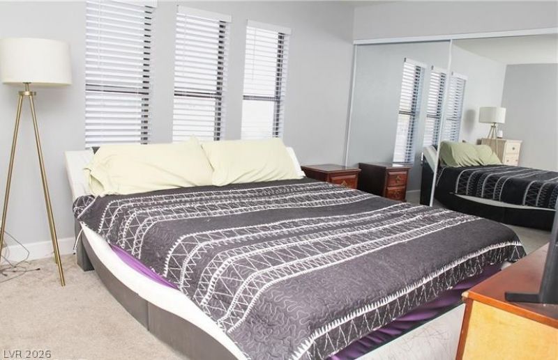 2080 Karen Avenue, Unit 21, Las Vegas, NV 89169 Main Photo