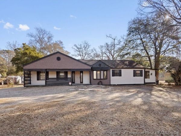 912 Main Street N, Raeford, NC 28376
