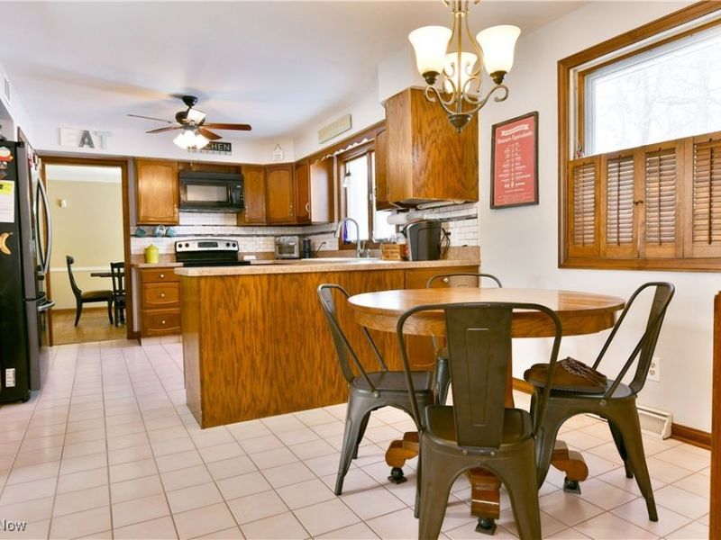 1654 Squaw Creek Drive, Girard, OH 44420 Photo 17