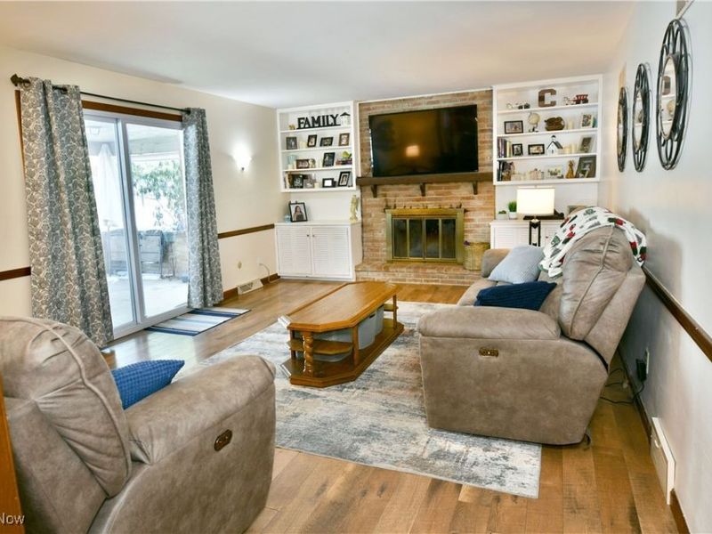 1654 Squaw Creek Drive, Girard, OH 44420 Photo 18